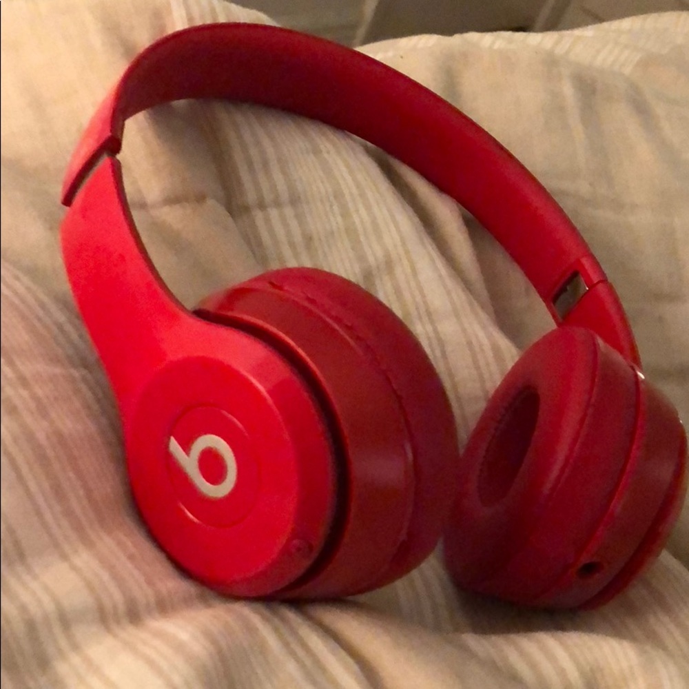 Beautiful Beats Bluetooth Headphones Solo.